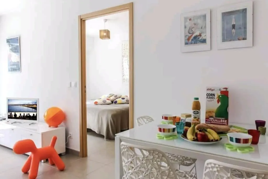 아파트 Le White Pearl : Apt 4 Prs, Parking, Clim 앙티브