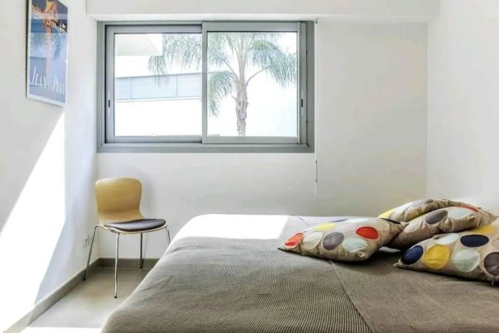 Le White Pearl : Apt 4 Prs, Parking, Clim Antibes