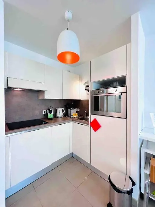 Le White Pearl : Apt 4 Prs, Parking, Clim Antibes 0*,