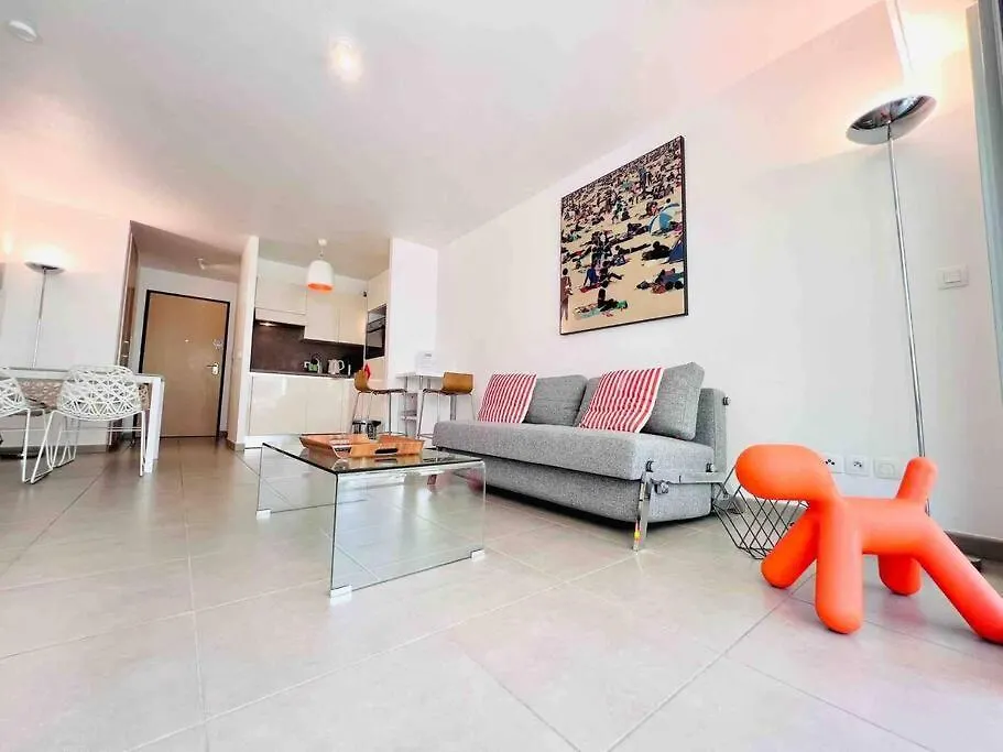Apartment Le White Pearl : Apt 4 Prs, Parking, Clim Antibes France