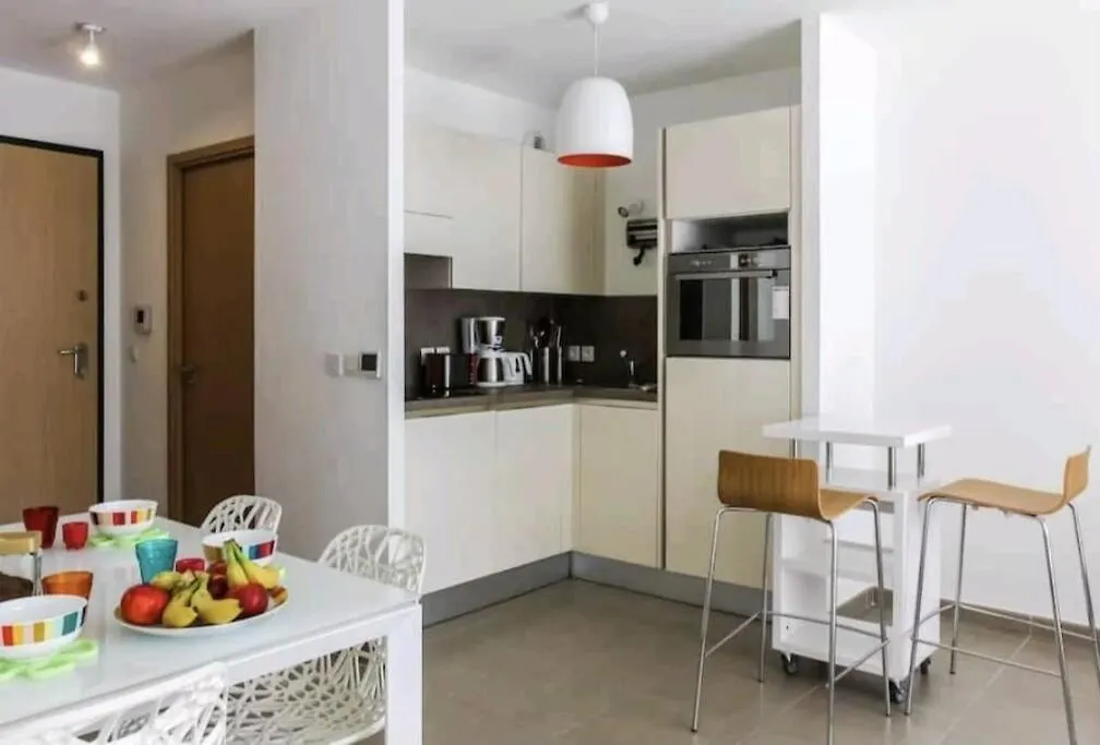 Apartment Le White Pearl : Apt 4 Prs, Parking, Clim Antibes