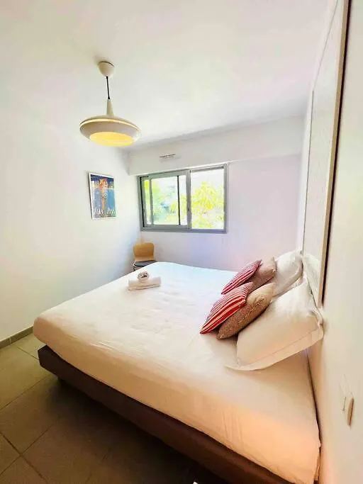 Le White Pearl : Apt 4 Prs, Parking, Clim 앙티브 아파트